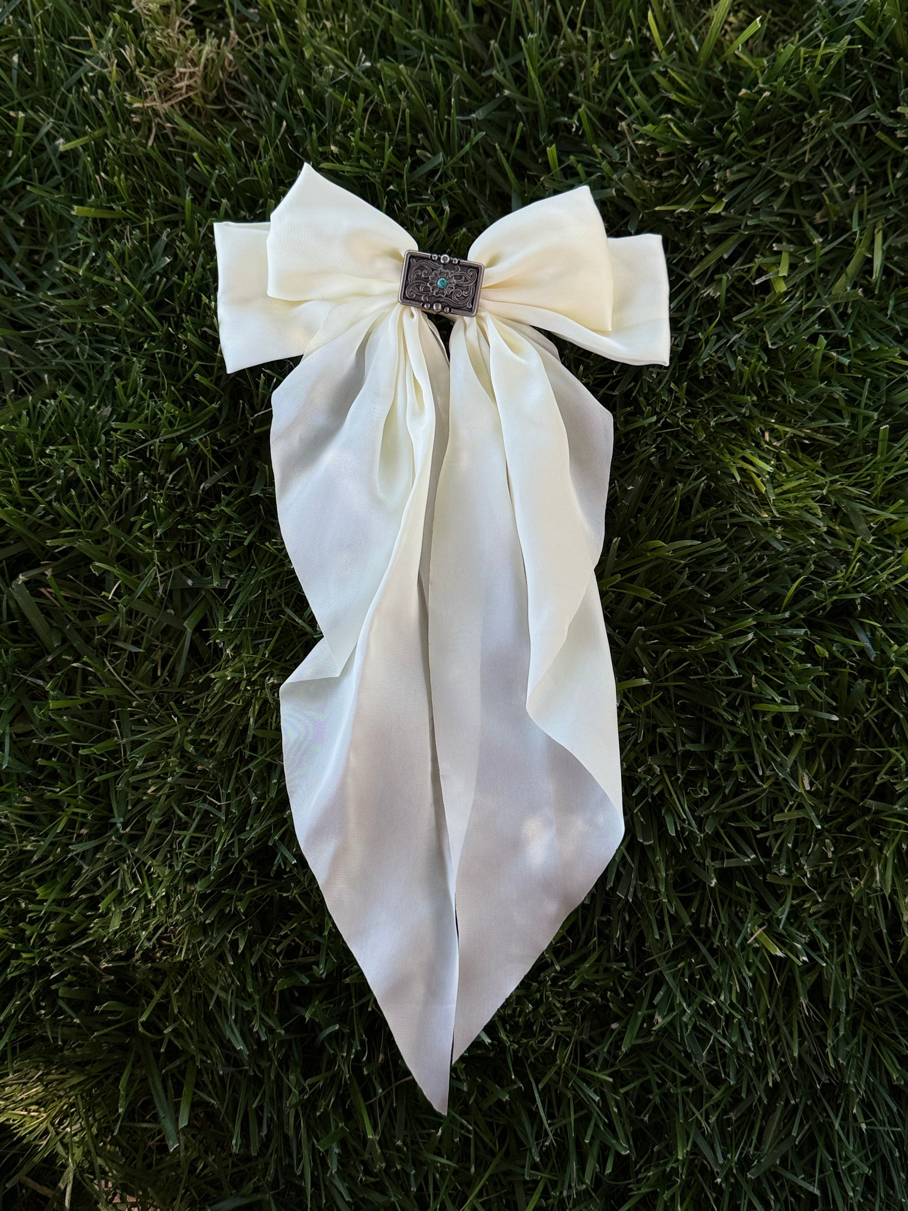 Long Buckle Bow