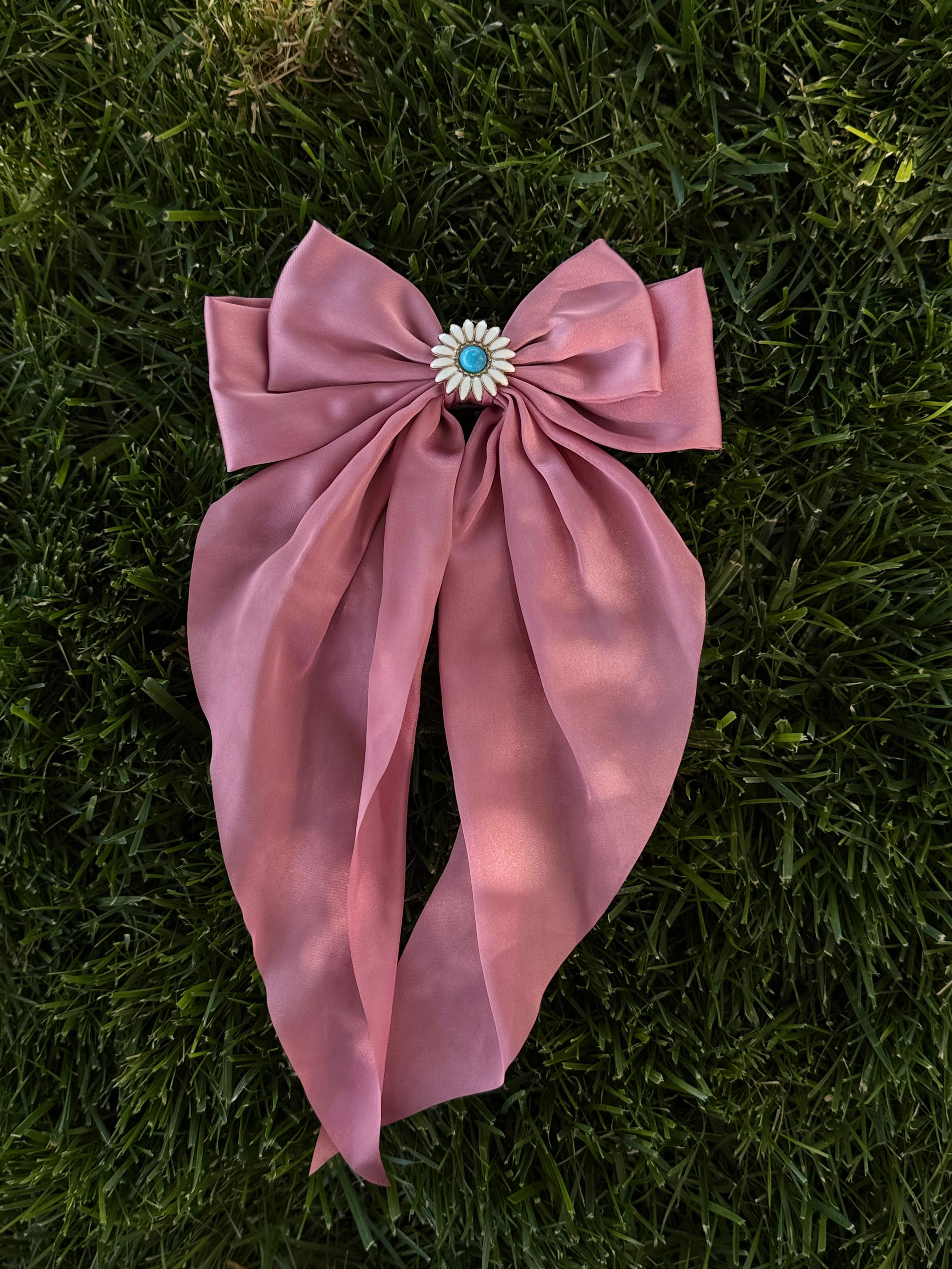 Long Daisy Bow