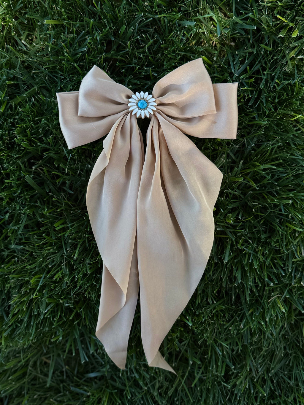 Long Daisy Bow