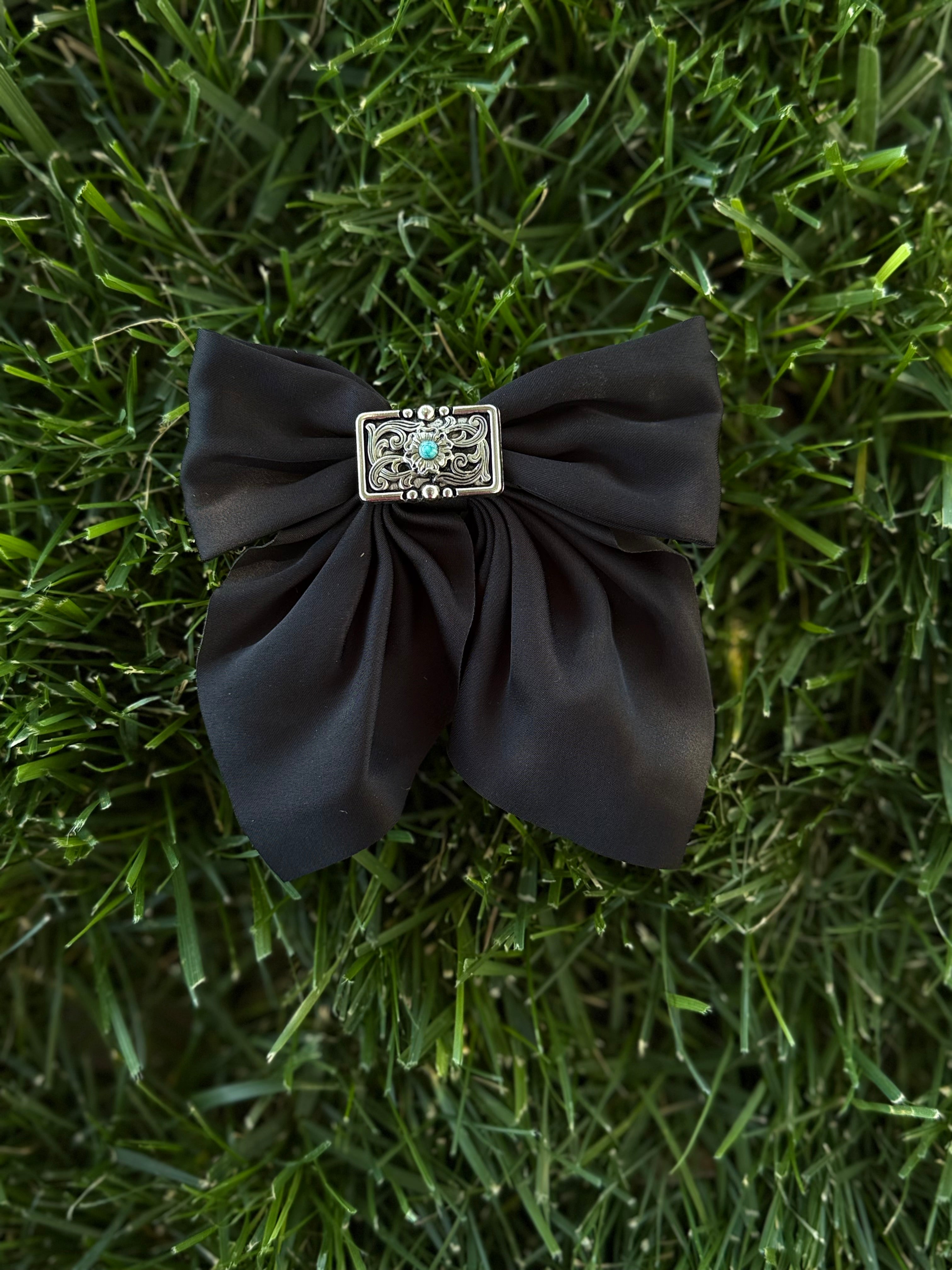 Short Buckle Bow