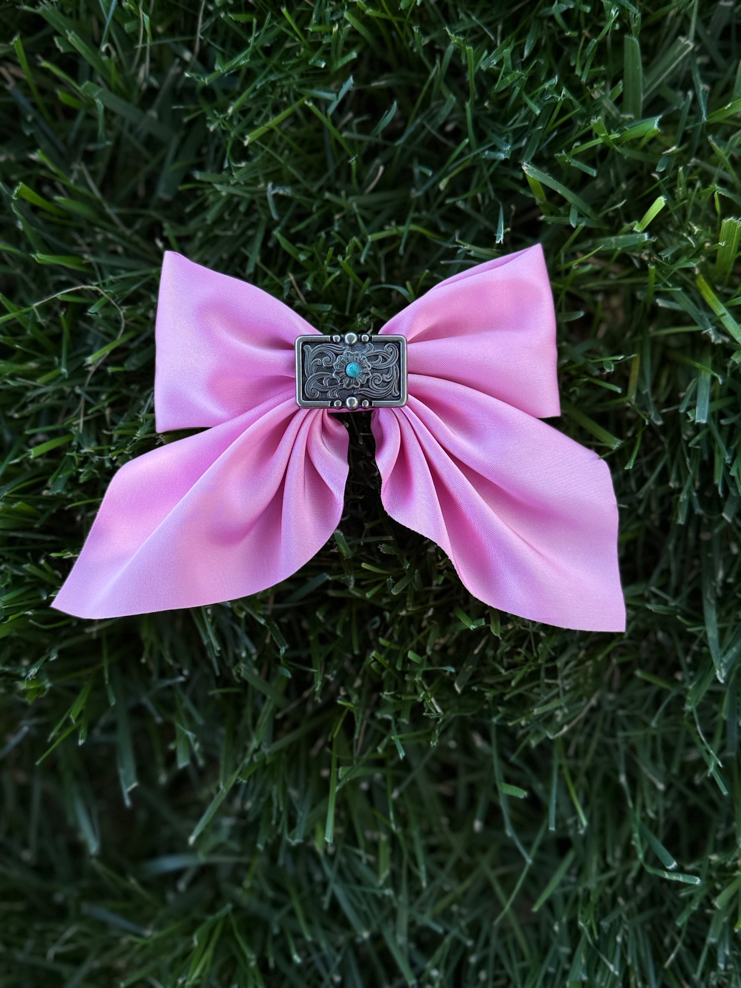 Short Buckle Bow