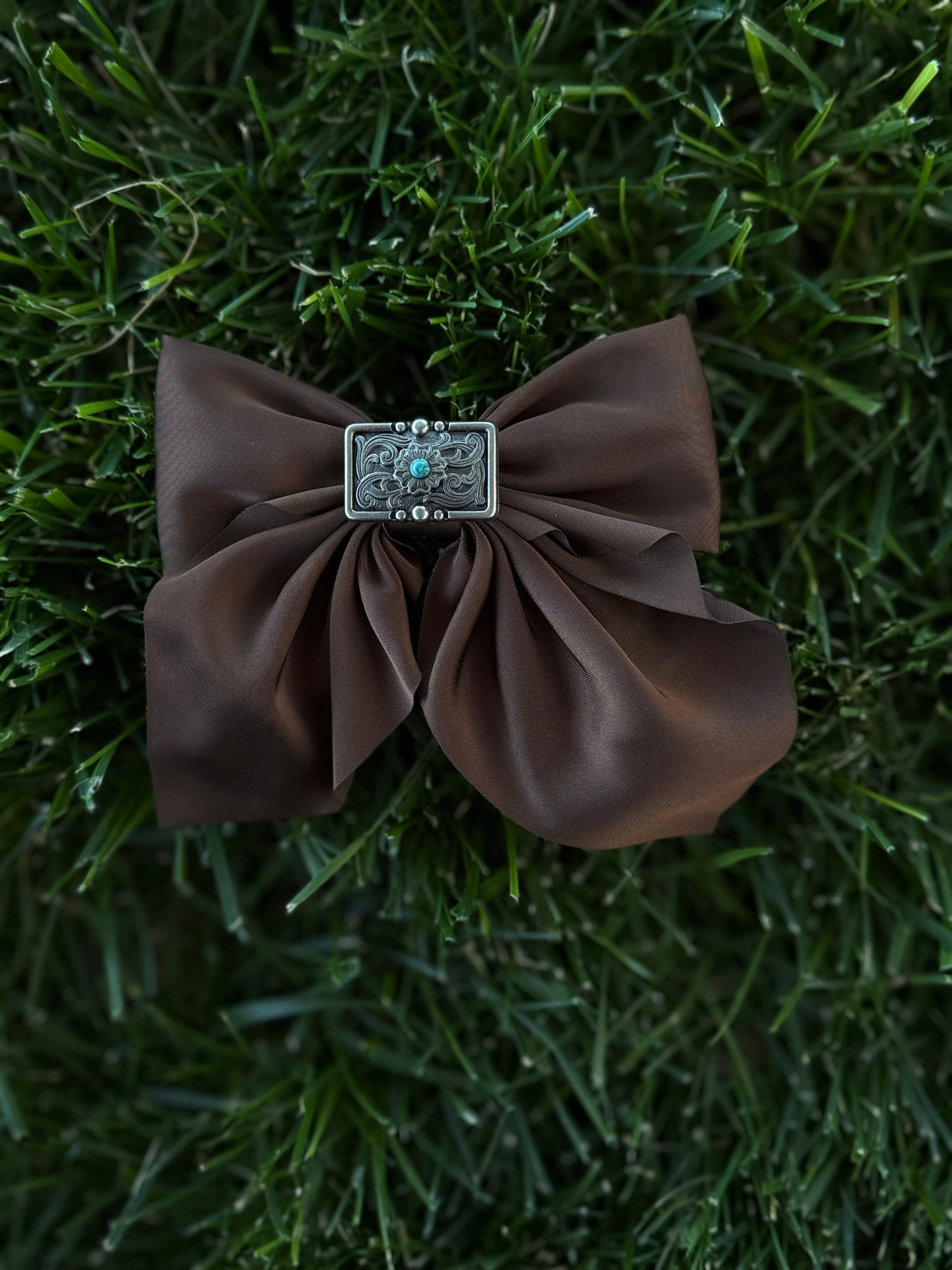 Short Buckle Bow