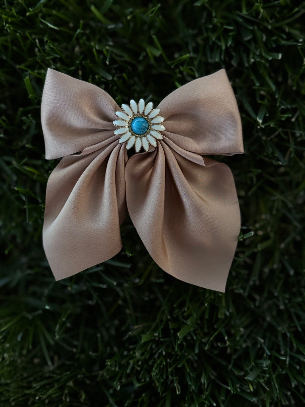 Short Daisy Bow