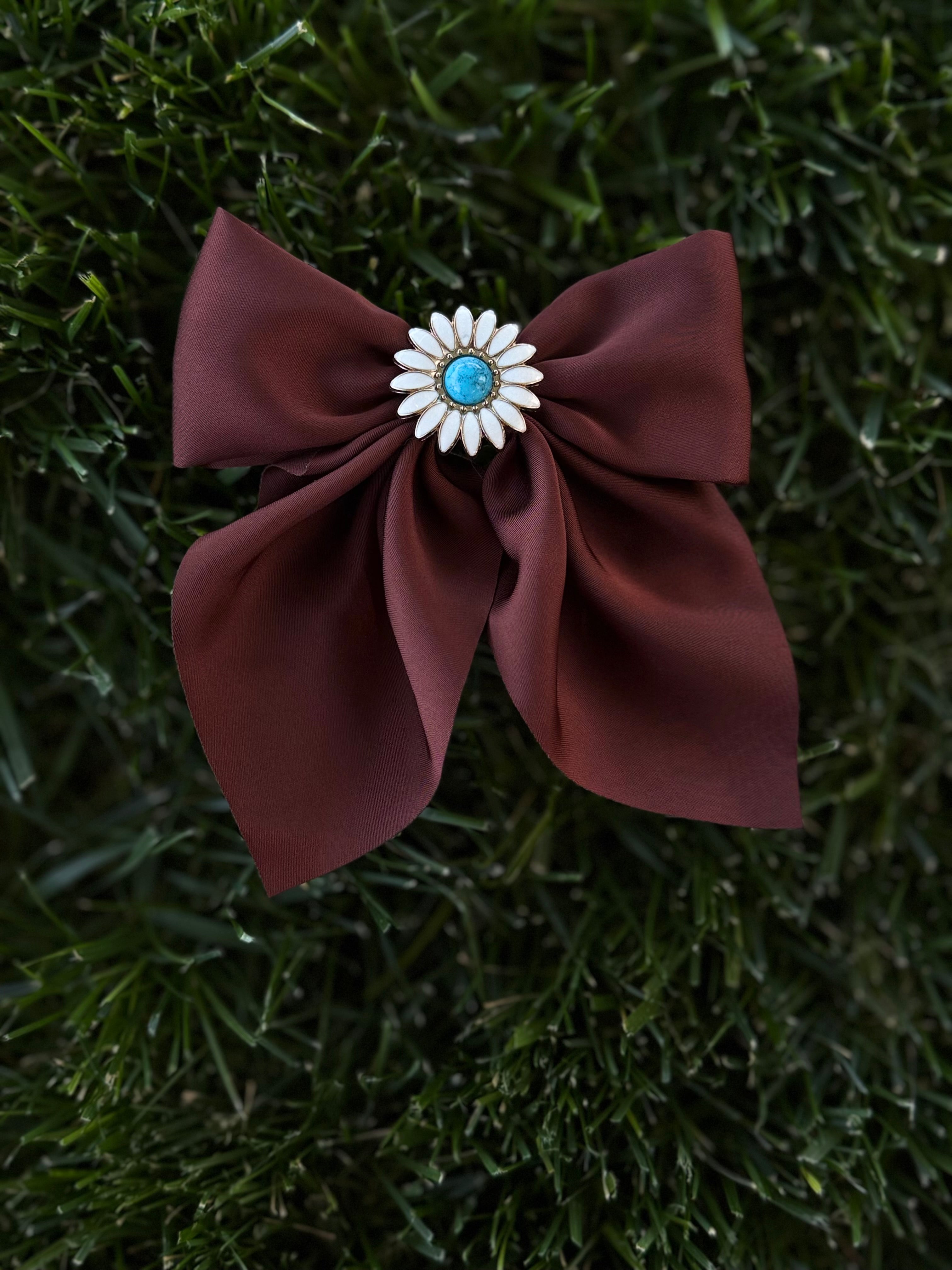 Short Daisy Bow